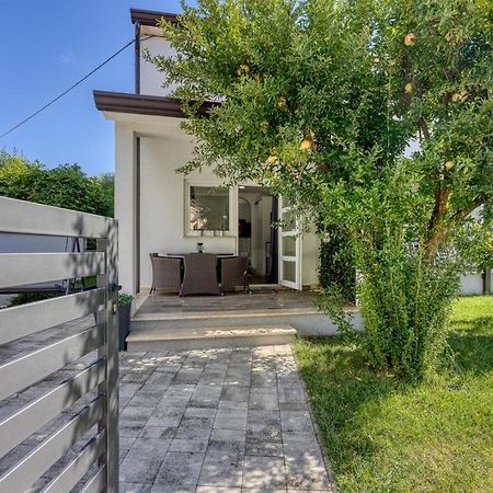 Apartments Claudio Porec Exterior photo
